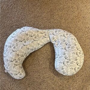 Boppy Pillow with Leaf Pattern